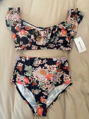 Floral two piece. New with tags